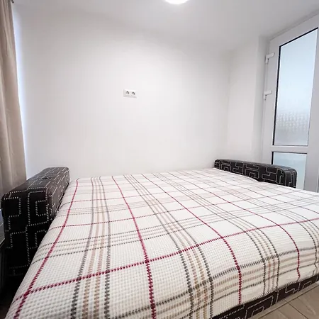 Апартаменти Renthouse Gates #4 *